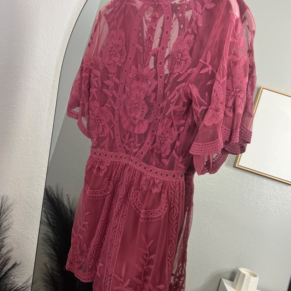 Lace Deep V Romper - Picture 3 of 3